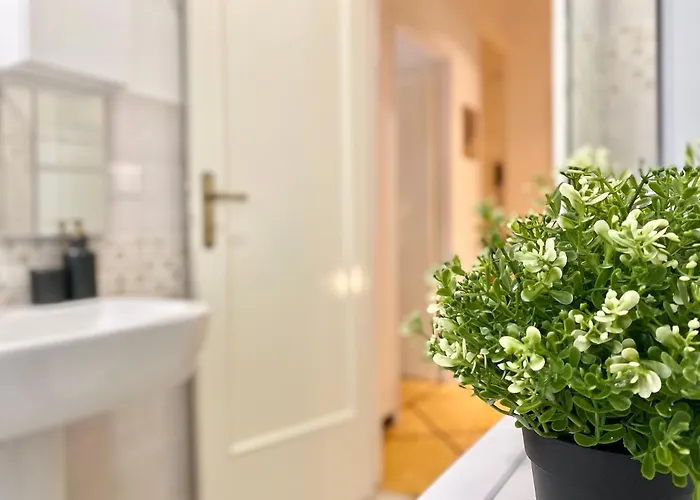 Casaviva- Ampio E Luminoso Quadrilocale A *